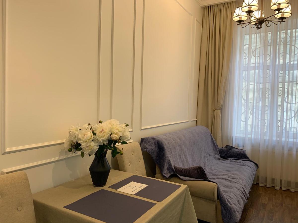 Lux Apartament На Левицького Lviv Kültér fotó
