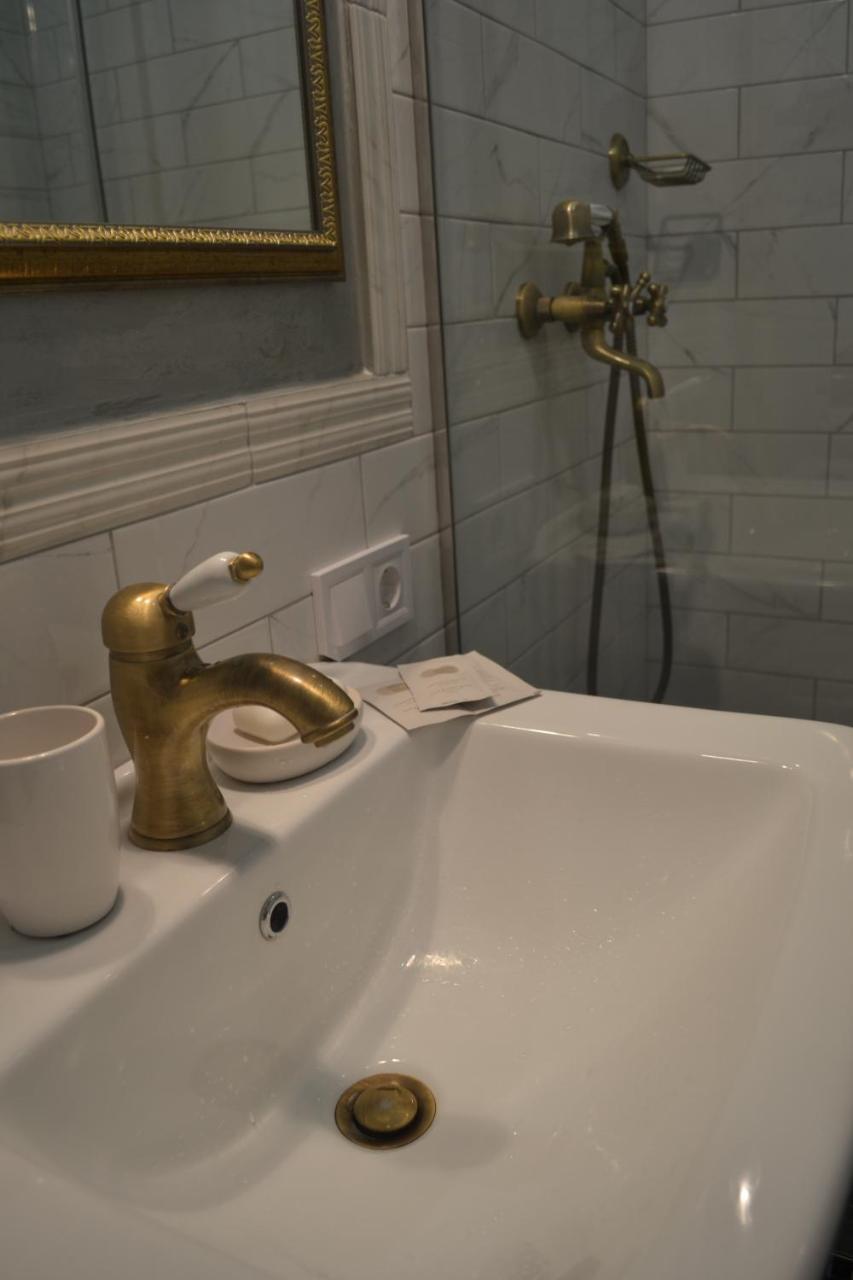 Lux Apartament На Левицького Lviv Kültér fotó